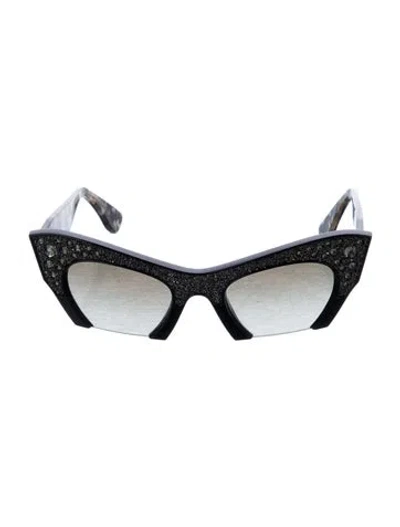 Pre-owned Miu Miu Cat-eye Gradient Sunglasses In Black