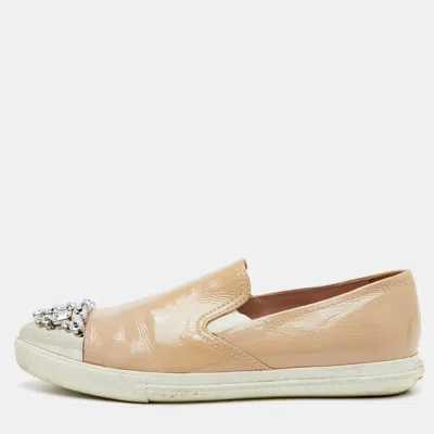 Pre-owned Miu Miu Crystal Embellished Size 39.5 Beige Patent Leather Slip On Sneakers In Sand