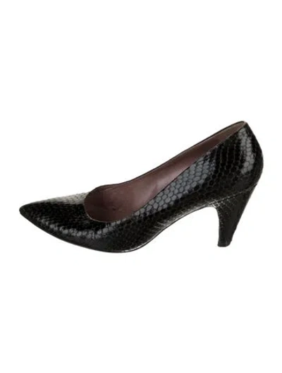 Pre-owned Miu Miu Embossed Leather Animal Print Pumps In Black
