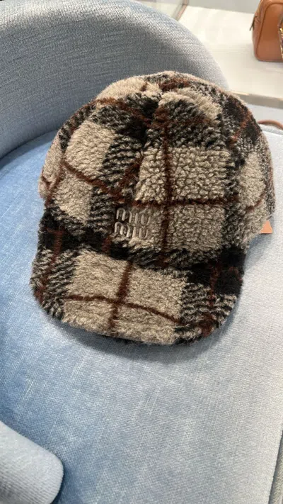 Miu Miu Fleece Baseball Cap In Brown