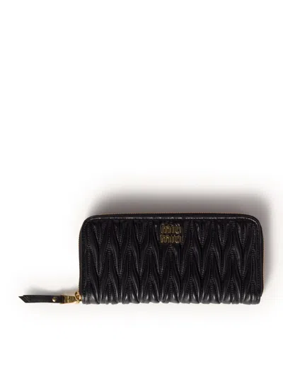 Miu Miu Large Nappa Matelasse Wallet In Black