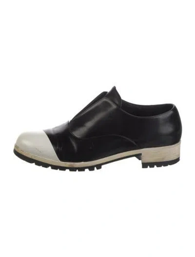 Pre-owned Miu Miu Leather Oxfords In Black