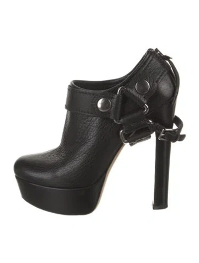 Pre-owned Miu Miu Leather Pumps In Black