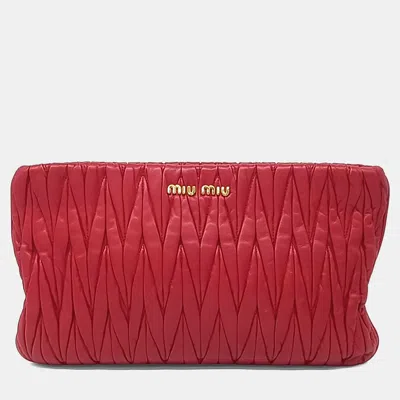 Pre-owned Miu Miu Leather Red Matrasse Clutch