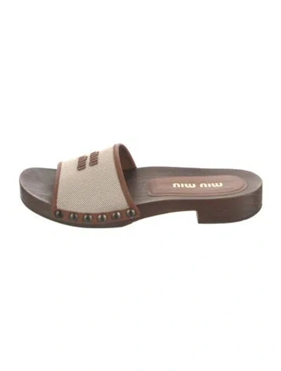 Pre-owned Miu Miu Leather Studded Accents Slides In Neutral