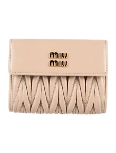 Pre-owned Miu Miu Leather Wallet In Neutrals