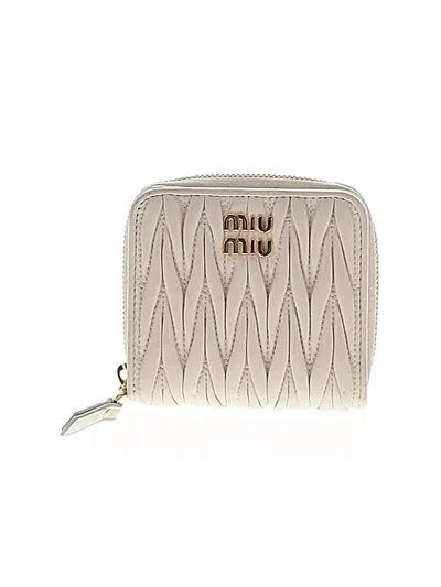Pre-owned Miu Miu Leather Wallet In White
