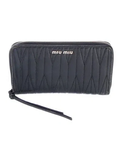 Pre-owned Miu Miu Leather Wristlet In Black