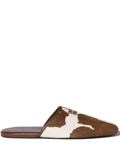 Miu Miu Mules Mit Logo In Brown