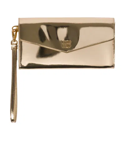 Miu Miu Logo-embossed Patent Leather Purse In Nude