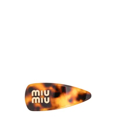 Miu Miu Logo-lettering Clasp Fastened Hair Clip In Yellow