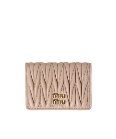 Miu Miu Logo-lettering Matelassé Cardholder In Neutral
