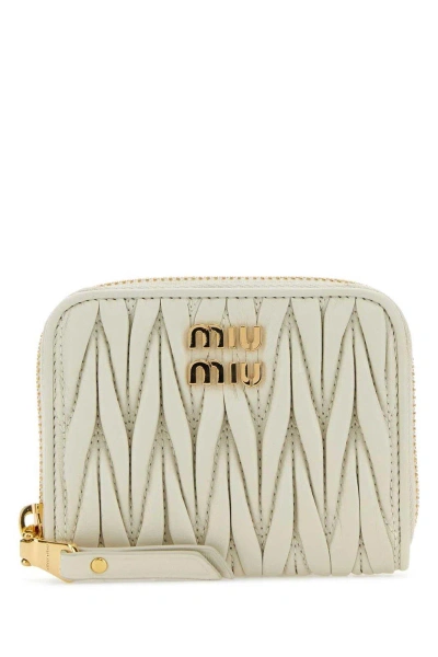 Miu Miu Logo Lettering Zip-around Wallet In Bianco