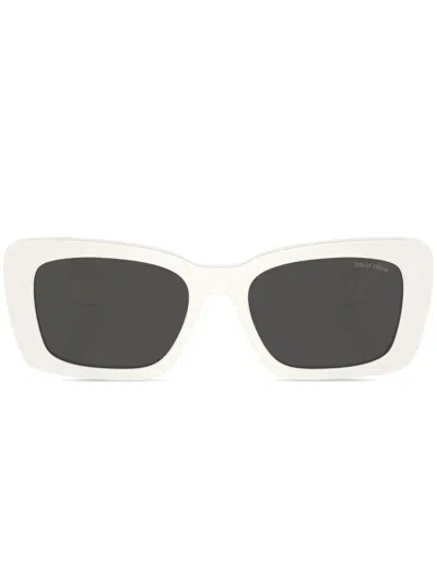 Miu Miu Eckige Sonnenbrille Mit Logo-schild In White