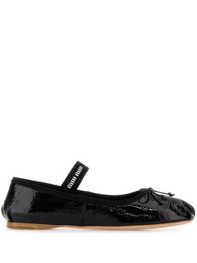 Miu Miu Patent Logo-band Ballerina Flats In Nero
