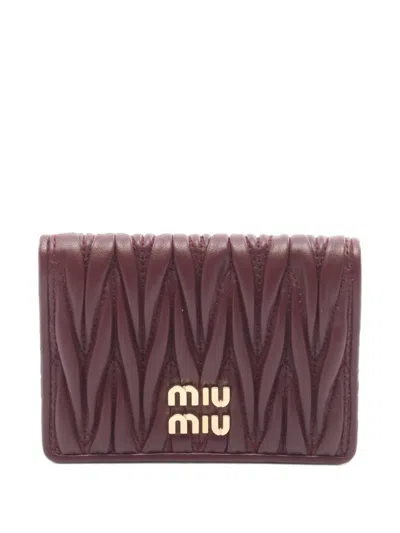 Pre-owned Miu Miu Matelassé Leather Card Case In Red