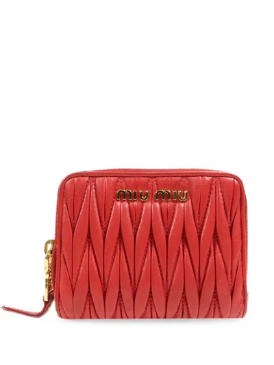 Pre-owned Miu Miu Matelassé Leather Wallet In Red