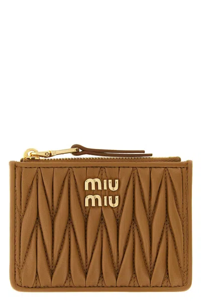 Miu Miu Matelassé Nappa Cardholder In Braun