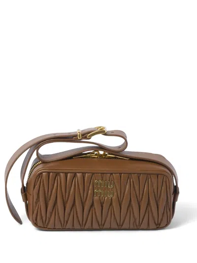 Miu Miu Schultertasche Aus Matelasse-leder In Brown
