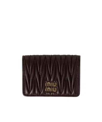 MIU MIU MIU MIU LOGO-LETTERING MATELASSÉ CARDHOLDER