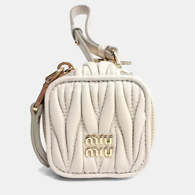 Pre-owned Miu Miu Matrasé Keyring/bag Charm (5tl527) In Sand