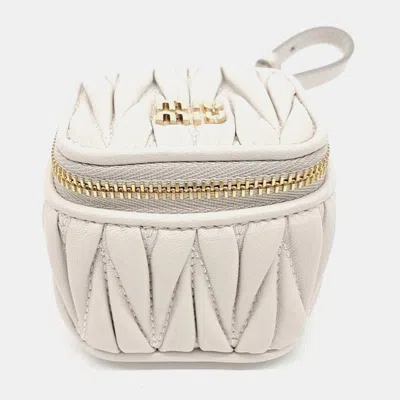 Pre-owned Miu Miu Matrasse Keychain And Bag Charm (5tl527) In White