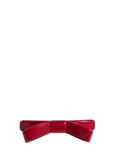 Miu Miu Mini Bow Hair Clip In Enamelled Metal With Gold-tone Clip Closure In Red