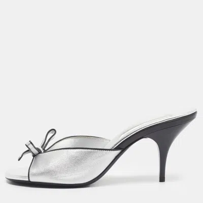 Pre-owned Miu Miu Mordoré Size 37.5 Silver Leather Slide Sandals