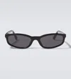 Miu Miu Ovale Sonnenbrille In Schwarz