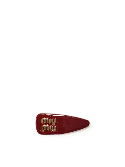Miu Miu Patent Leather Clasp In Red