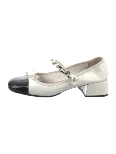 Pre-owned Miu Miu Patent Leather Colorblock Pattern D'orsay Pumps In White
