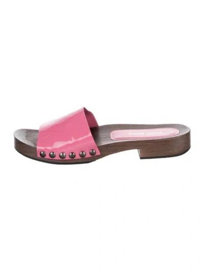 Pre-owned Miu Miu Patent Leather Studded Accents Slides In Pink