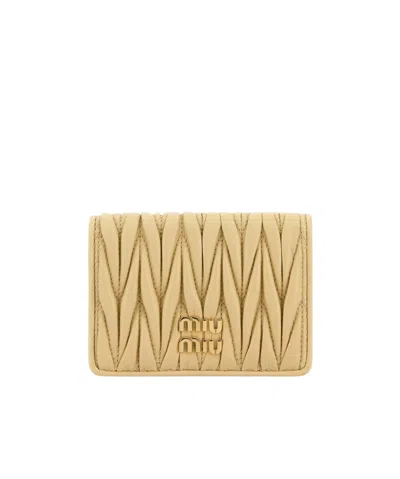 Miu Miu Quilted Card Bag In Nude