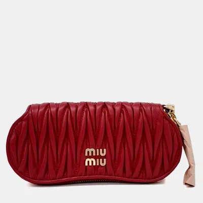 Pre-owned Miu Miu Red Leather Matrasse Glasses Pouch (5ra015)