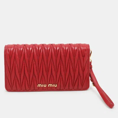 Pre-owned Miu Miu Red Matelassé Leather Wallet On Chain