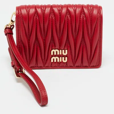 Pre-owned Miu Miu Red Matelassé Leather Wristlet Compact Wallet