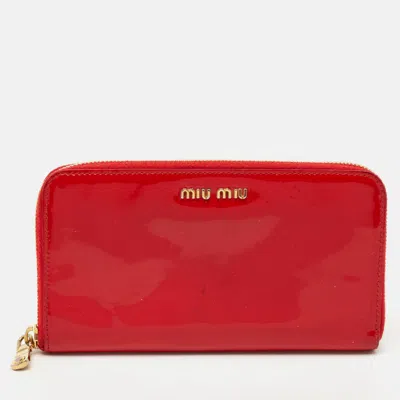 Pre-owned Miu Miu Red Patent Leather Zip Continental Wallet