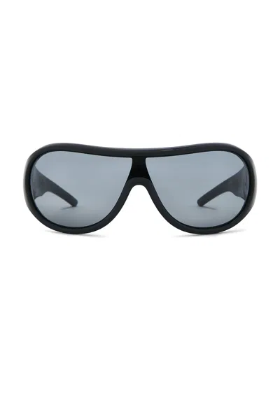 Miu Miu Runway Sunglasses In Black