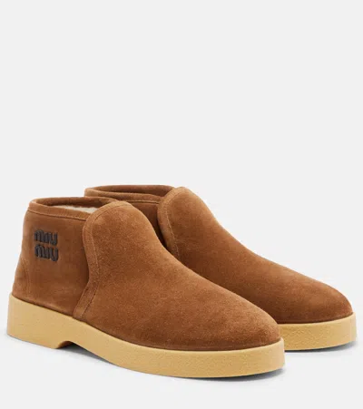 Miu Miu Shearling-lined Suede Boots In Brown
