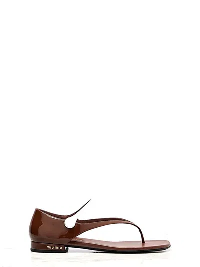 Miu Miu Two-tone Patent Leather Mary Jane Thong Sandals In Brown