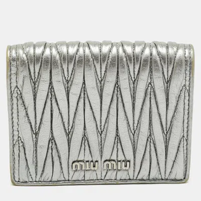 Pre-owned Miu Miu Silver Matelasse Leather Bifold Wallet