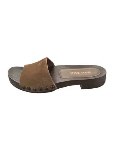 Pre-owned Miu Miu Suede Slides In Gold