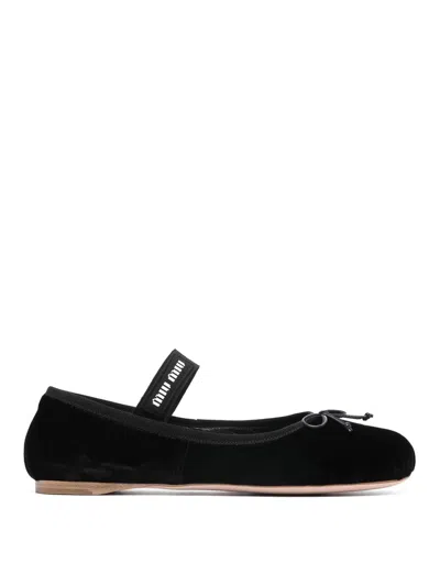 MIU MIU ZAPATOS CLÁSICOS - NEGRO
