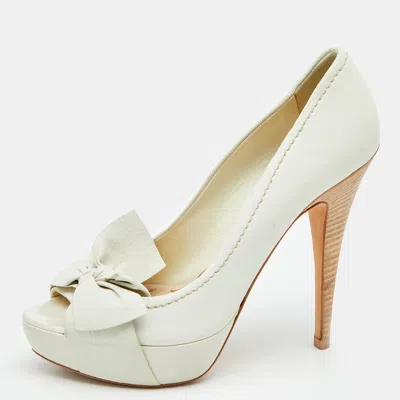 Pre-owned Miu Miu White Leather Bow Platform Pumps Size 37.5