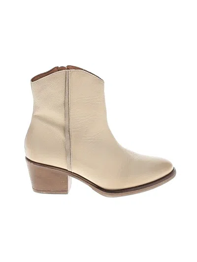 Pre-owned Miz Mooz Ankle Boots In Ivory
