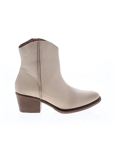 Pre-owned Miz Mooz Ankle Boots In White