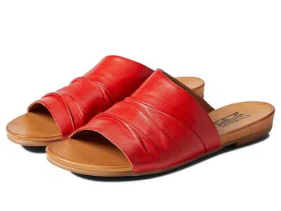 Miz Mooz Aria In Red