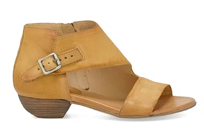 Miz Mooz Colbie In Wheat In Gold