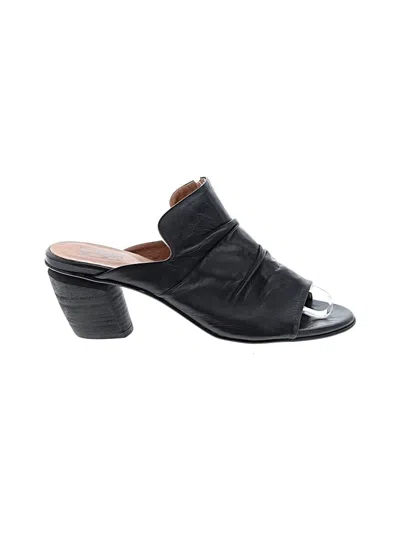 Pre-owned Miz Mooz Heels In Black
