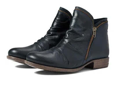 Miz Mooz Luna In Blue